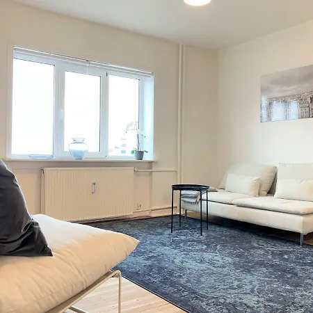 In Esbjerg, Strandbygade 81 *